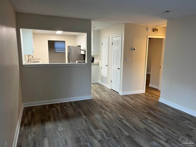 Foto del edificio - 7817 Deborah Dr