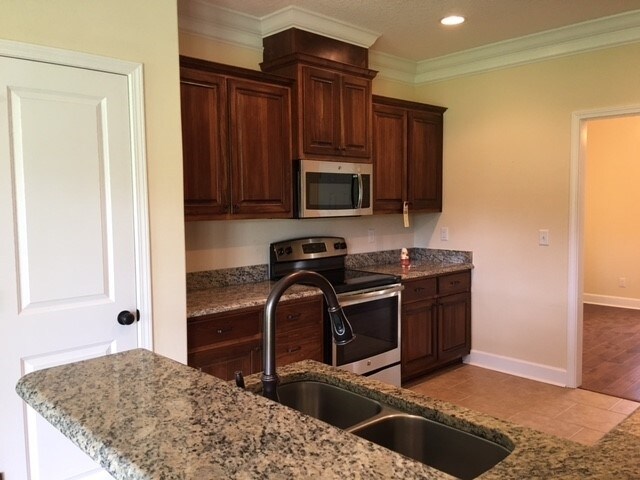 Building Photo - 81 Spyglass
