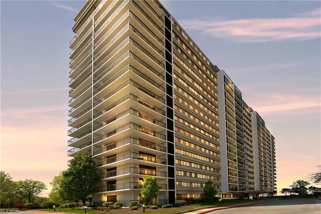 Foto principal - 12550 Lake Ave