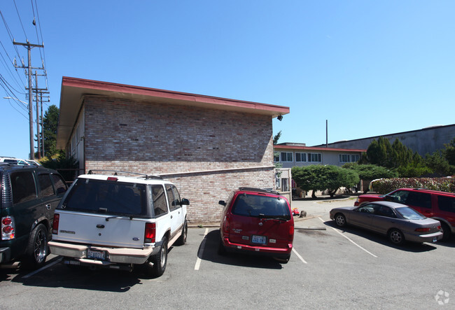 Building Photo - Henderson Apartments