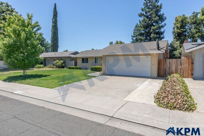Building Photo - Charming 3 Bedroom 2 Bath Lincoln Village ...