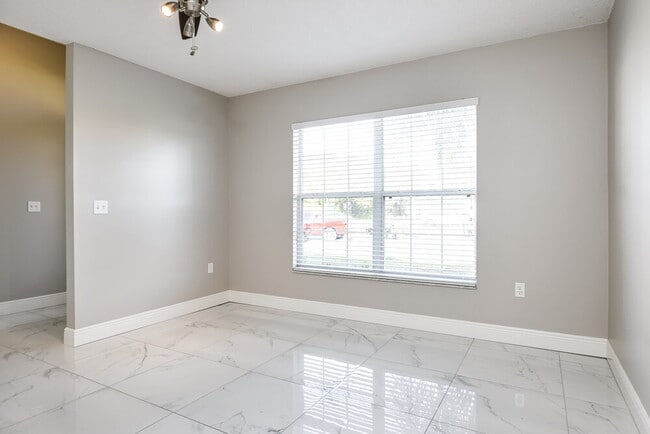 Building Photo - 706 Bluebill Way