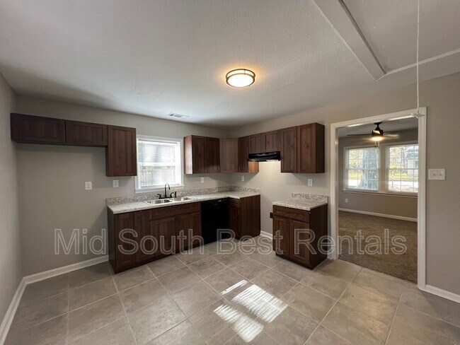 Foto del edificio - 3644 Dumas St