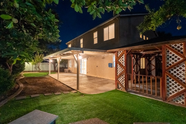 Foto del edificio - 2210 Citrine Way
