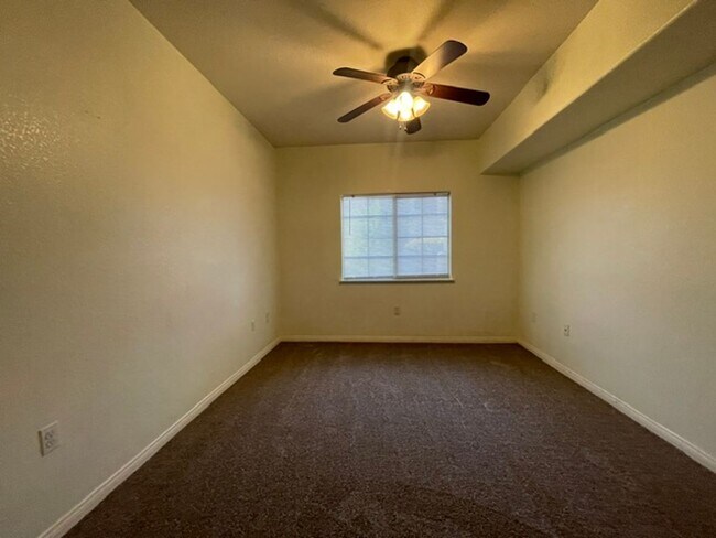 Building Photo - GATED CONDO 2 BD WITH GARAGE LOCATED NEAR SUMMERLIN!!!