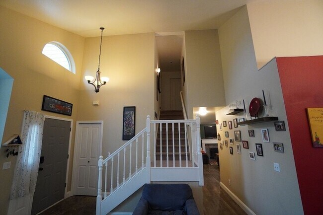 Foto del edificio - 3 Bedroom East Anchorage Home near JBER!