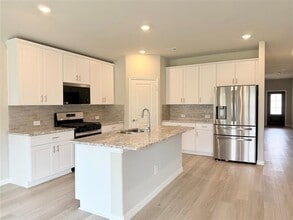Building Photo - 2215 Gustavus Dr