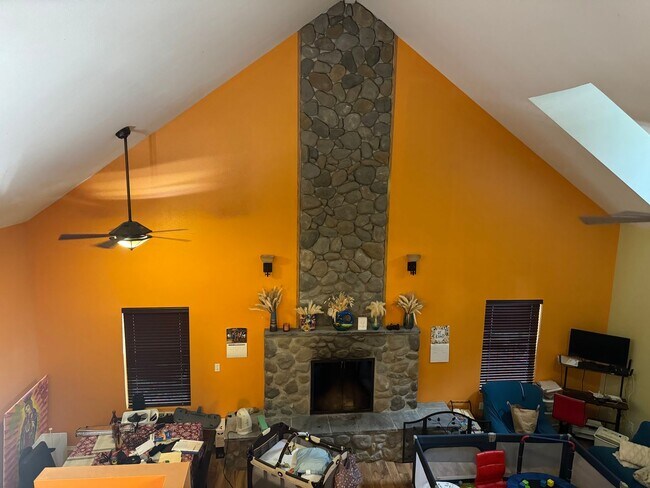 Foto del edificio - Beautiful View! 2 Bedroom 2 Bath in the Ga...