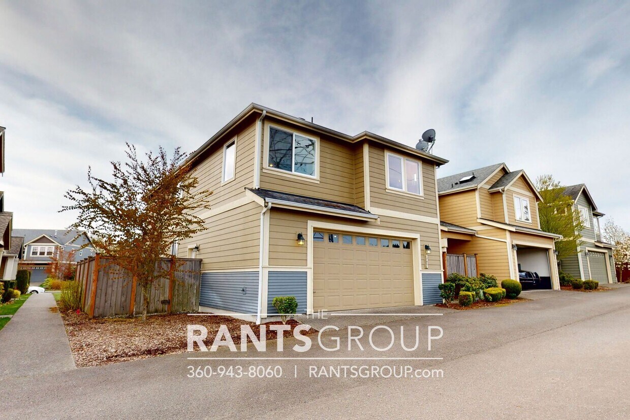 Primary Photo - 3 br, 2.5 bath House - 2313 43rd Ave SE