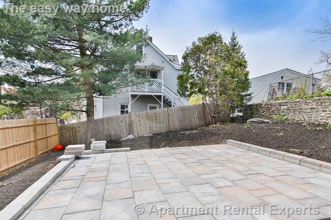 Foto del edificio - 57-59 Catherine St Unit #1