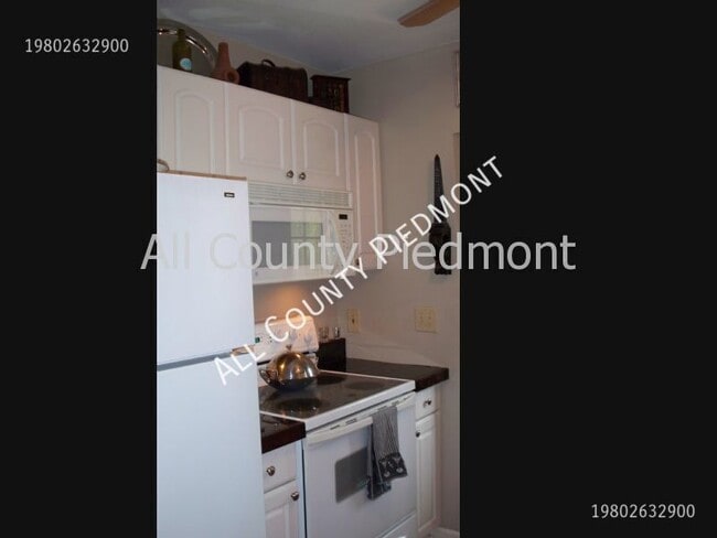 Building Photo - 1544 Pecan Ave