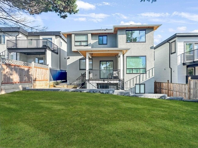 Building Photo - 1695 167 St