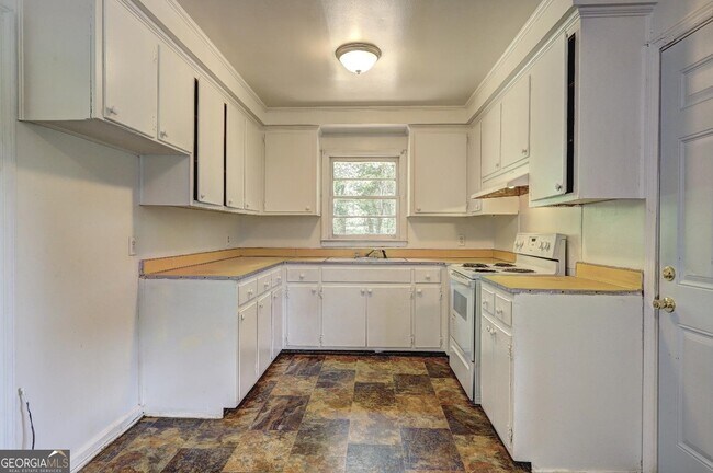 Foto del edificio - 2634 Tredway Dr