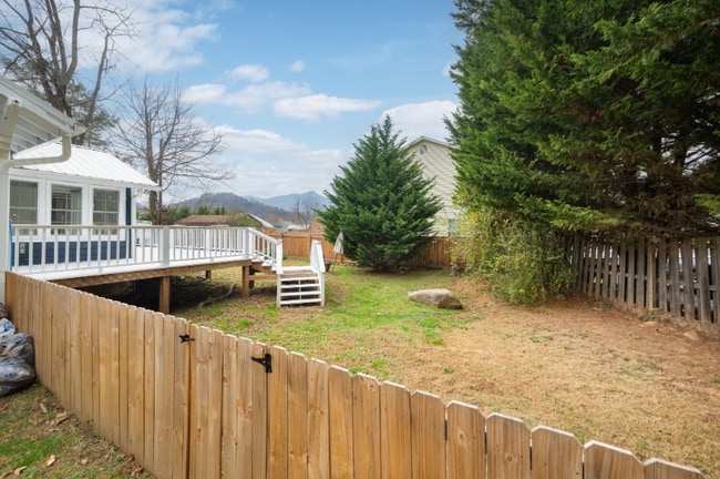 Building Photo - 1458 S Main St