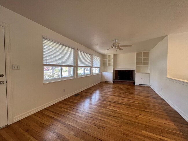 Building Photo - BEAUTIFUL 5 Bed 3 Bath Home in Boulder-Ava...