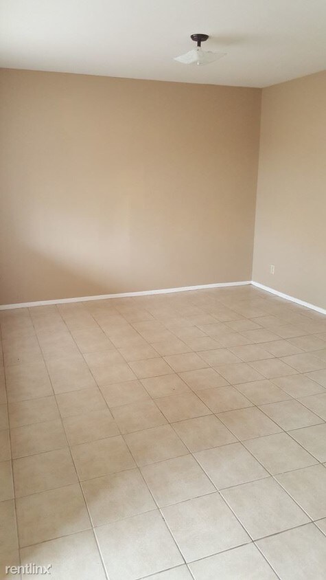 Foto del edificio - 2 br, 1 bath Apartment - 3910 Bourbon St #C