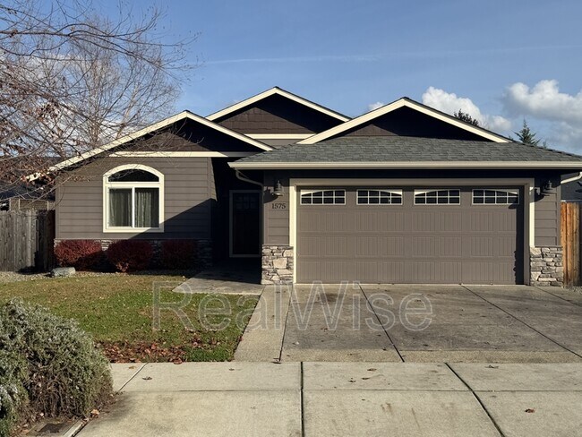 Foto del edificio - 1575 SW Yucca Dr