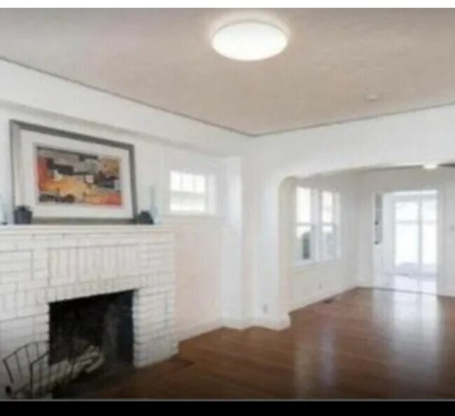 Foto del edificio - 5835 Broadway