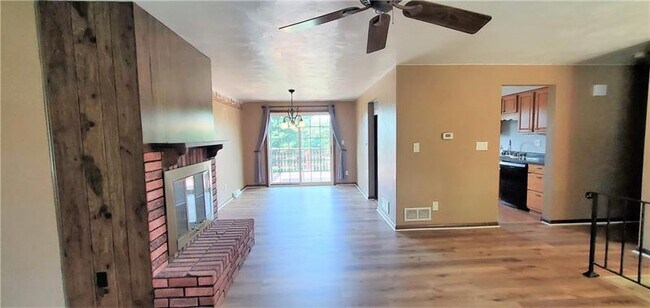Building Photo - 115 Bristol Ln