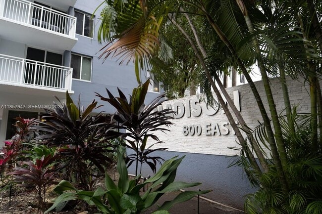 Building Photo - 800 N Miami Ave