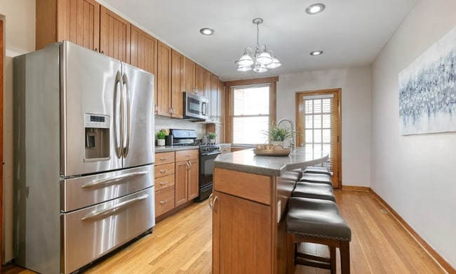 Photo - 640 S Lakewood Ave Townhome