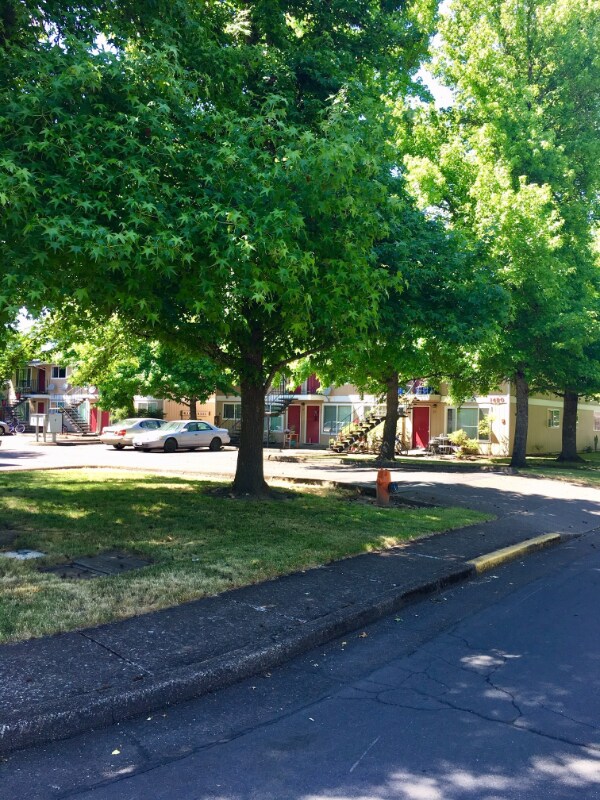 Foto principal - 1430-1460-1460 NW Division St