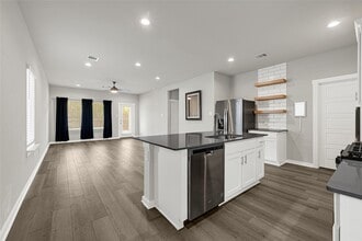 Building Photo - 12737 Ermine St