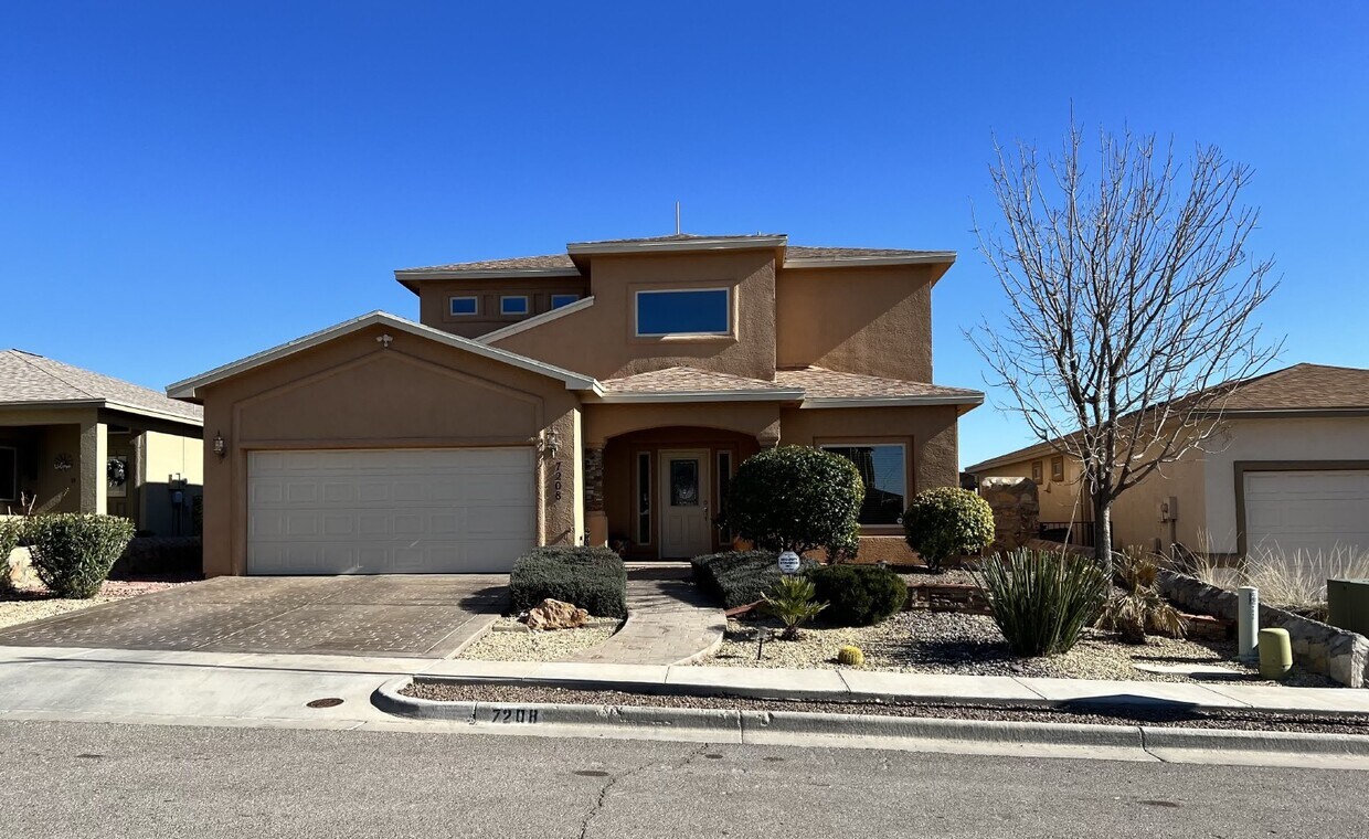 Primary Photo - West El Paso. 4 Bedrooms, 2.5 baths, 2 car...