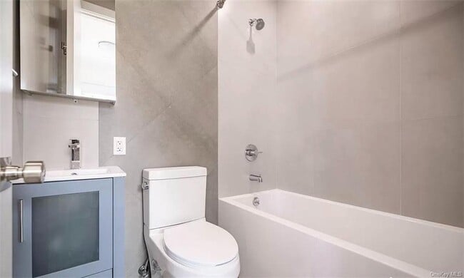 Building Photo - 1595 New York Ave