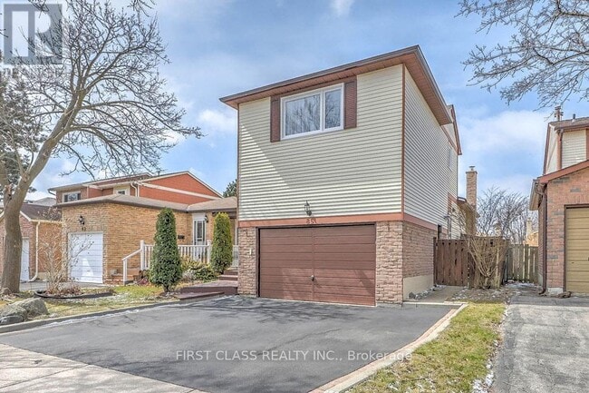 Building Photo - 85 Madsen Crescent