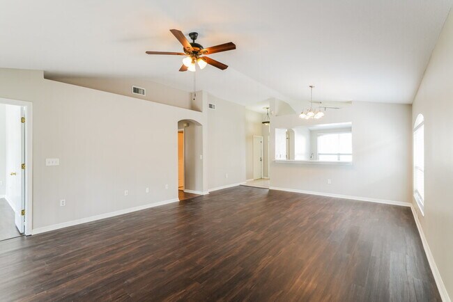 Building Photo - 29324 Birds Eye Dr