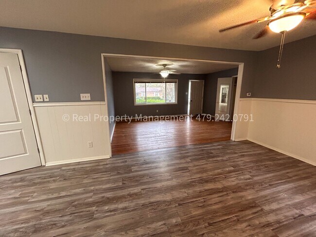 Foto del edificio - 1901 S 72nd St