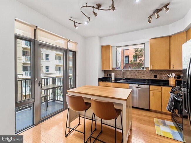 Foto del edificio - 1001 L St NW