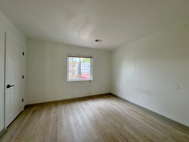 Foto del edificio - 3500 Beech Ave