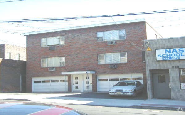 Primary Photo - 230-232 Anderson Ave