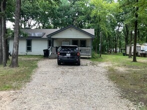Building Photo - 132 Fernwood Dr