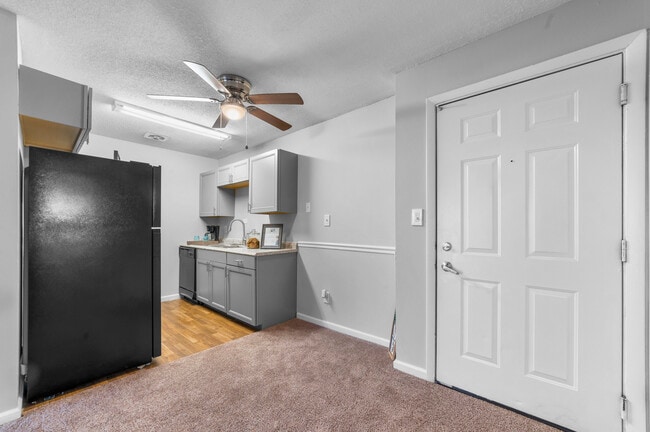 Building Photo - Overlook 380