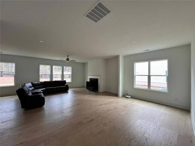 Foto del edificio - 1934 Harken Grv