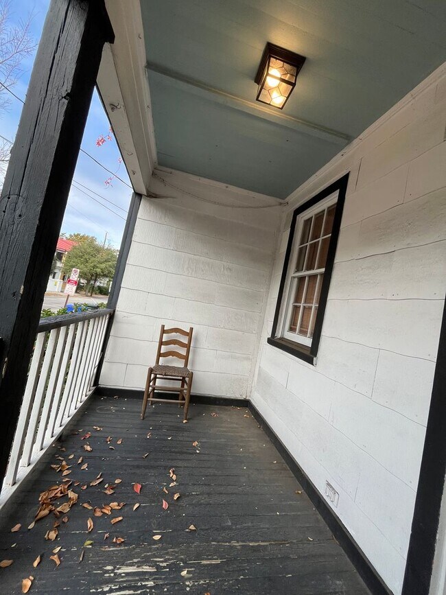 Building Photo - Downtown Charleston Cottage! SHORT TERM RE...