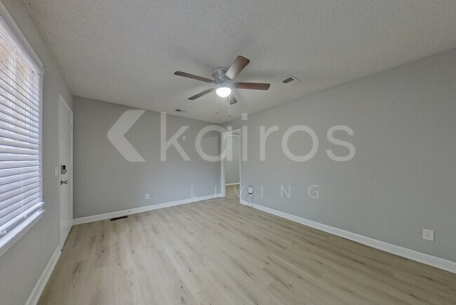 Building Photo - 1822 Sedgefield St