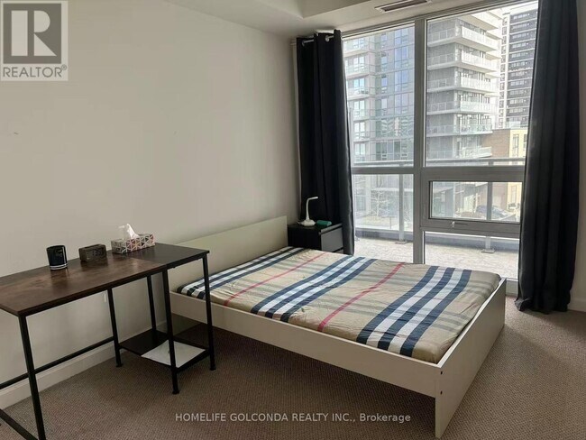 Building Photo - 52 Forest Manor Rd