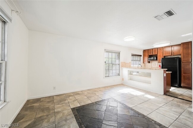 Building Photo - 1453 Lorilyn Ave