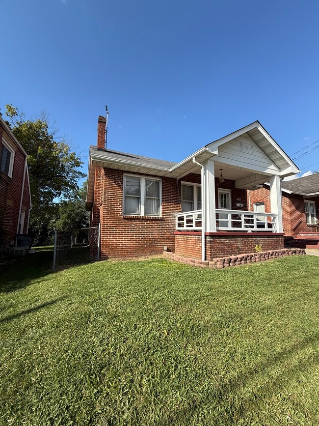 Building Photo - 1425 Anderson St