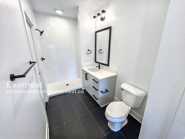 Foto del edificio - 2704 Clifton Ave