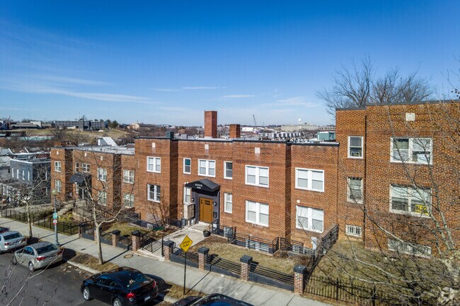 Context View - 1220 Holbrook Ter NE