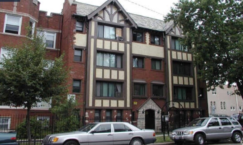 Primary Photo - 6912 N Ashland Ave