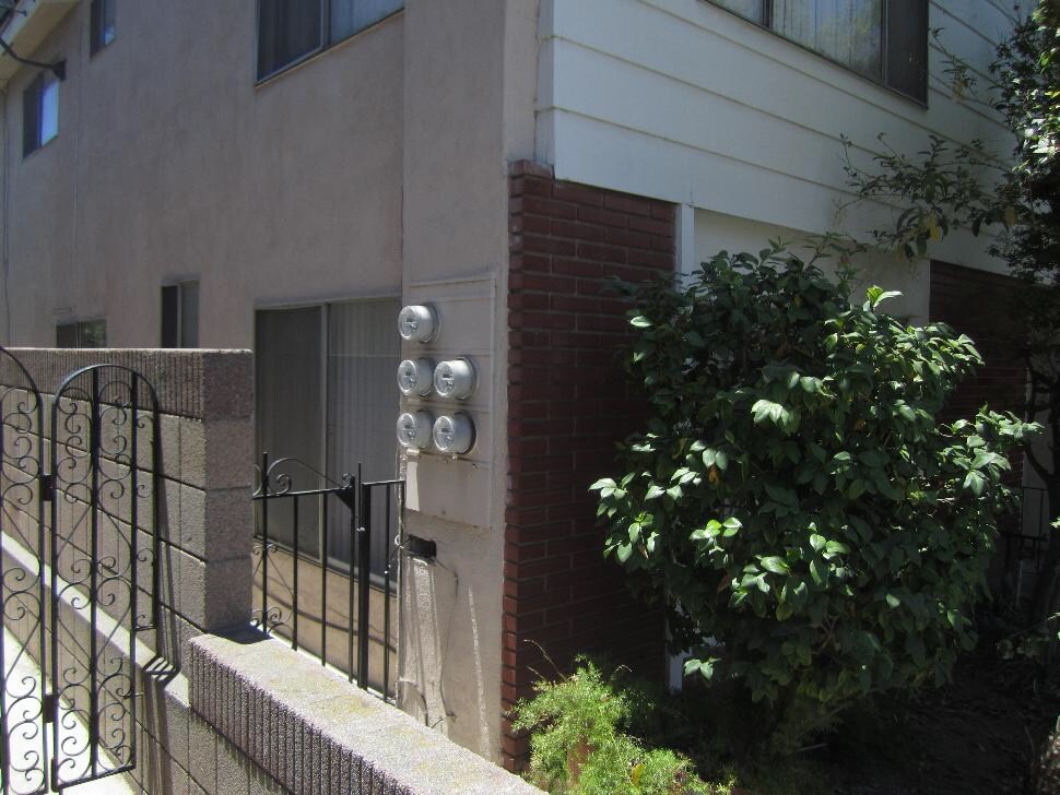 Foto del edificio - 2670 E 19th St