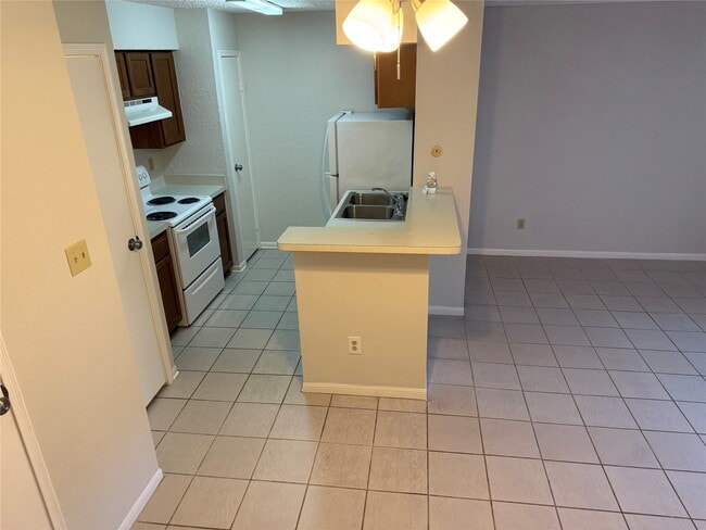 Building Photo - 2120 El Paseo St