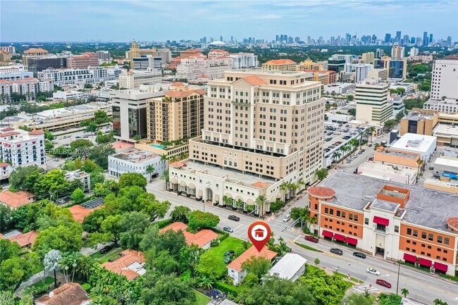Foto del edificio - 2720 S Le Jeune Rd