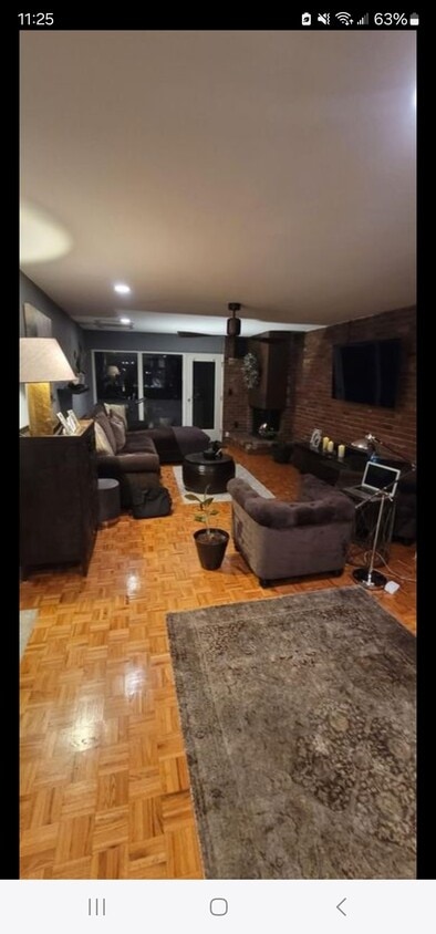 Primary Photo - 399 W Galbraith Rd